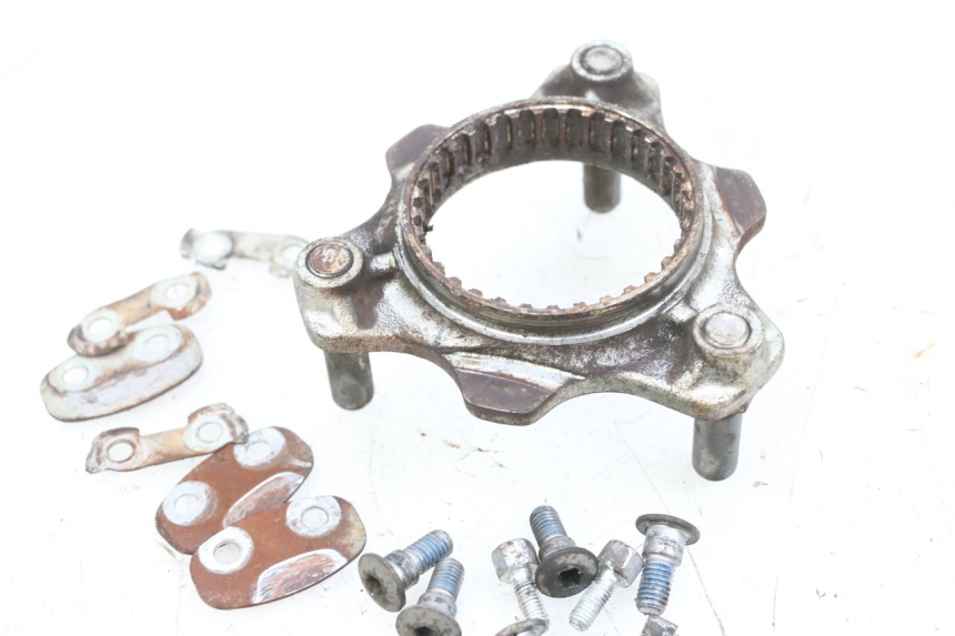 photo de ACHTERWIELNAF SUZUKI BURGMAN 650 (2013 - 2020) - Detail van het onderdeel