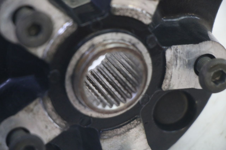 photo de ACHTERWIELNAF SYM FIDDLE 3 III 125 (2014 - 2020) - Andere kijkhoek