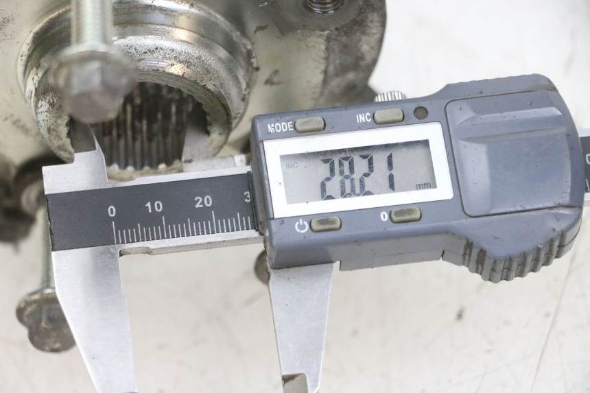 photo de ACHTERWIELNAF PIAGGIO MP3 500 (2011 - 2015) - Detail van het onderdeel