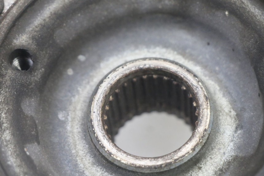 photo de ACHTERWIELNAF PIAGGIO VESPA GRANTURISMO 125 (2003 - 2007) - Bevestigingspunten