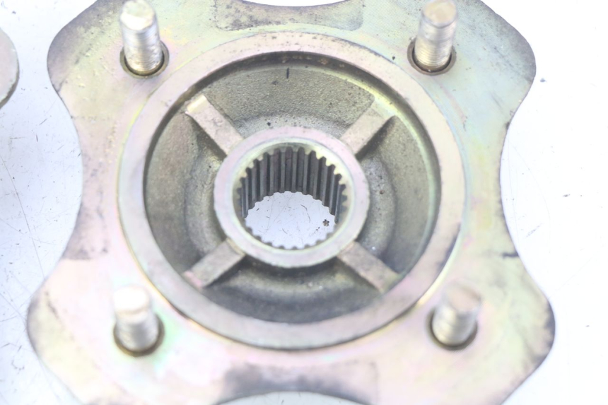 photo de ACHTERWIELNAF SPY RACING F3 350 (2015 - 2022) - Bevestigingspunten