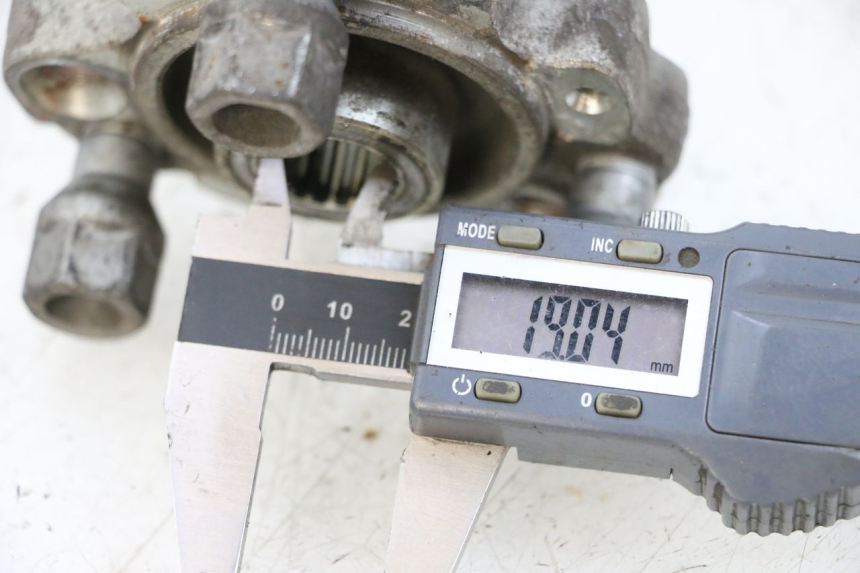 photo de ACHTERWIELNAF PEUGEOT SATELIS 125 (2013 - 2018) - Detail van het onderdeel