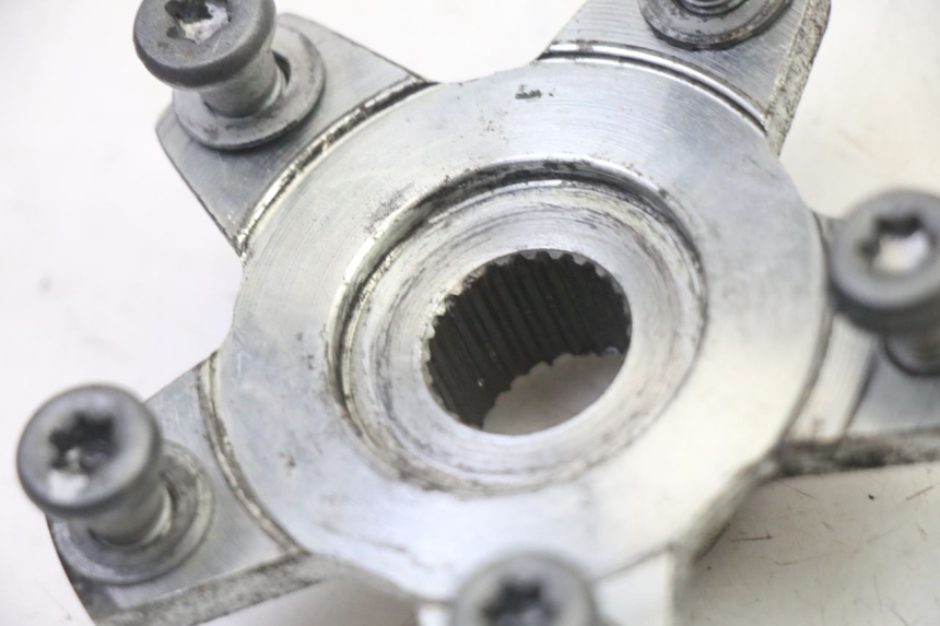 photo de ACHTERWIELNAF APRILIA SXR 50 (2021 - 2023) - Zoom op gebruiksstaat