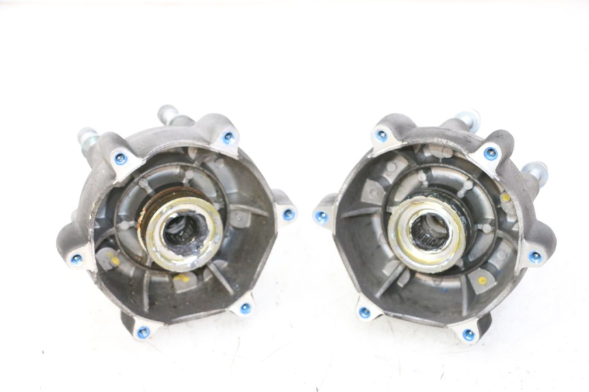 photo de VOORWIELNAAF PIAGGIO MP3 HPE 310 (2024 - 2025) - Hoofdaanzicht