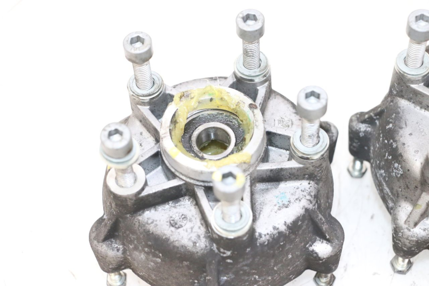 photo de VOORWIELNAAF PIAGGIO MP3 HPE 300 (2019 - 2026) - Technische close-up