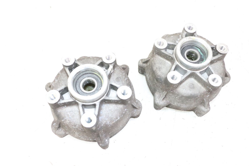 photo de VOORWIELNAAF PIAGGIO MP3 500 (2014 - 2017) - Technische close-up