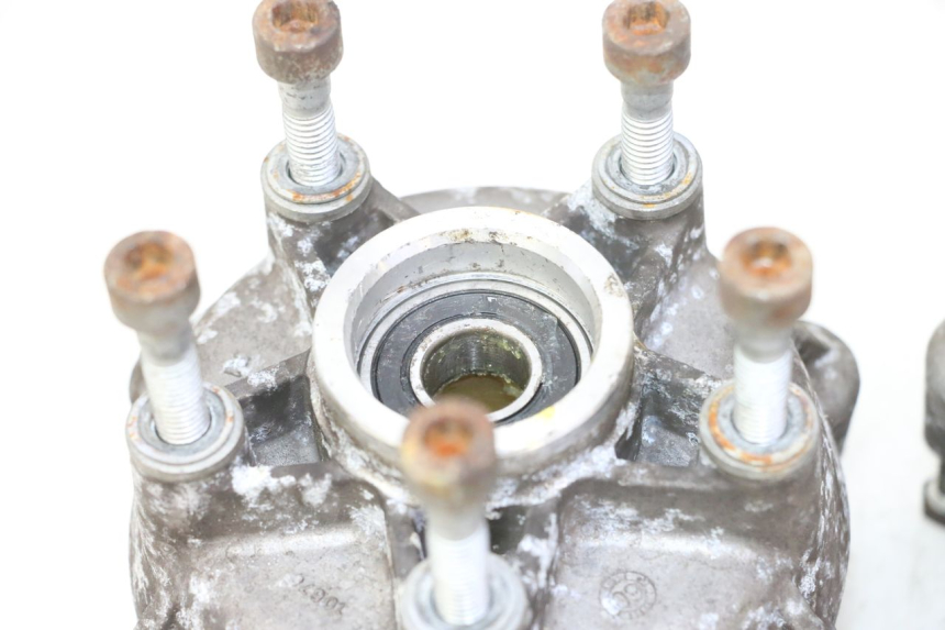 photo de VOORWIELNAAF PIAGGIO MP3 RL 250 (2006 - 2010) - Technische close-up