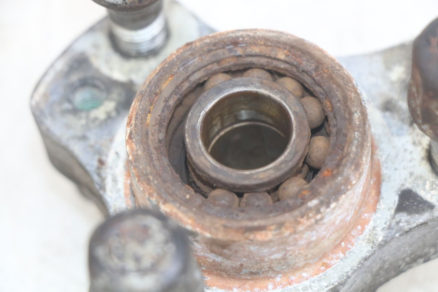 photo de VOORWIELNAAF PEUGEOT SPEEDFIGHT LC 50 (1996 - 2002) - Andere kijkhoek