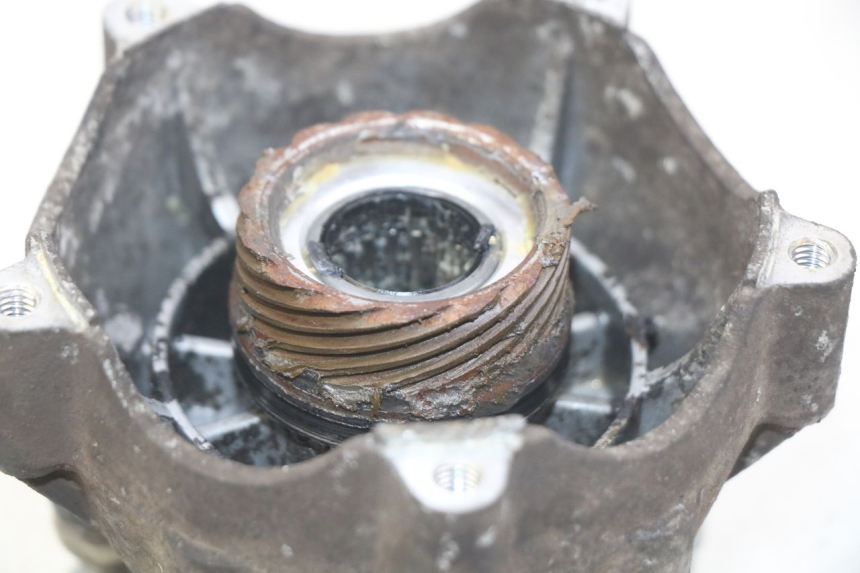 photo de VOORWIELNAAF PIAGGIO VESPA LXV 125 (2006 - 2009) - Zoom op gebruiksstaat