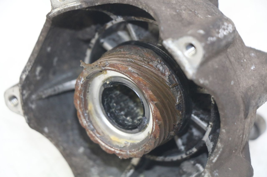 photo de VOORWIELNAAF PIAGGIO VESPA LXV 125 (2006 - 2009) - Bevestigingspunten