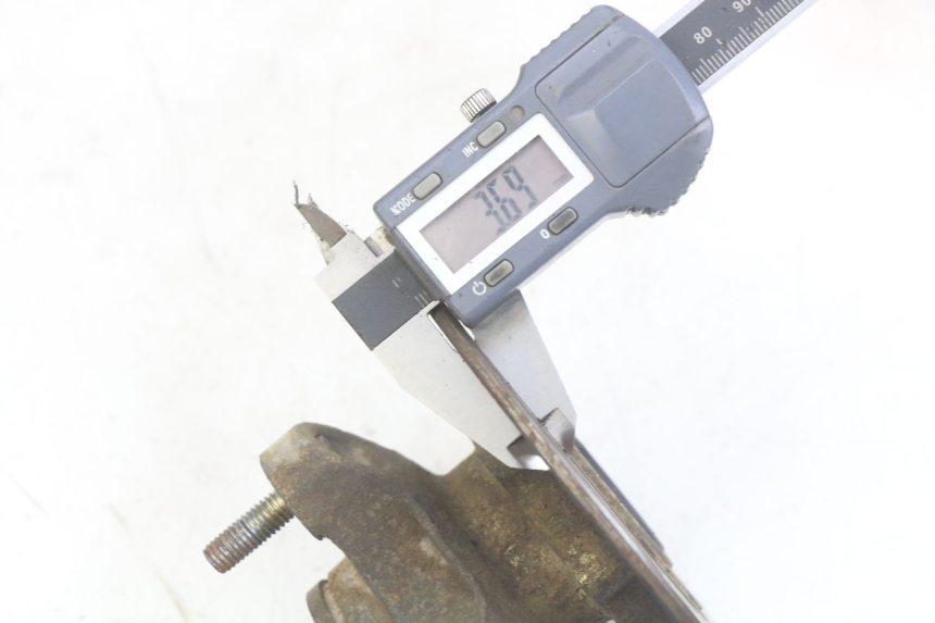 photo de VOORWIELNAAF SHINERAY XY250 STXE 250 (2006 - 2012) - Zoom op gebruiksstaat