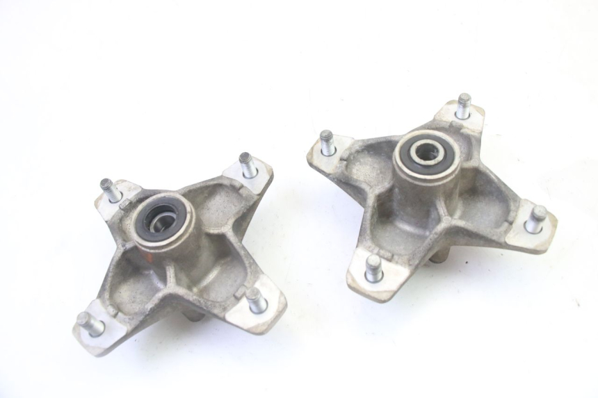 photo de VOORWIELNAAF YAMAHA YFM R RAPTOR 250 (2008 - 2014) - Detail van het onderdeel