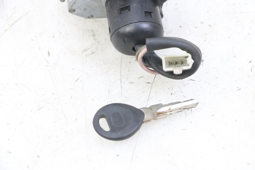 photo de CONTACTSLOT MBK BOOSTER SPIRIT NAKED 50 (2004 - 2017) - Technische close-up