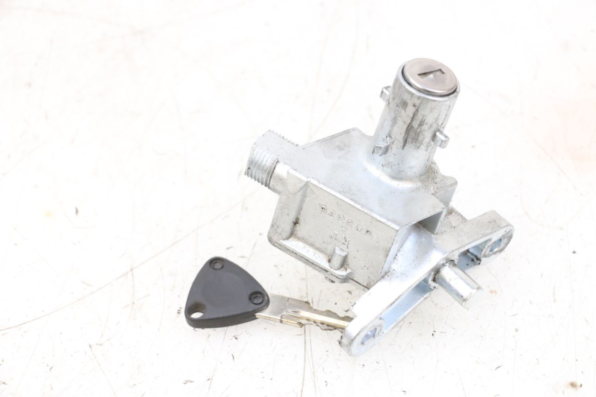 photo de CONTACTSLOT MBK BOOSTER SPIRIT NAKED 50 (2004 - 2017) - Bevestigingspunten