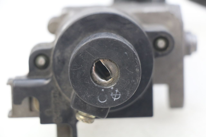 photo de CONTACTSLOT PEUGEOT KISBEE 4T 50 (2010 - 2017) - Staat van het oppervlak