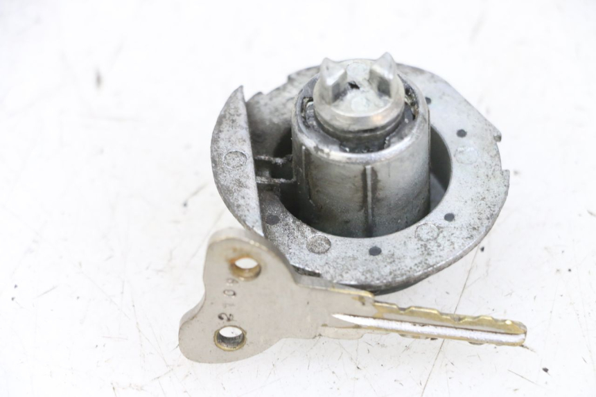 photo de CONTACTSLOT PIAGGIO NEW TYPHOON 50 (2018 - 2021) - Zoom op gebruiksstaat