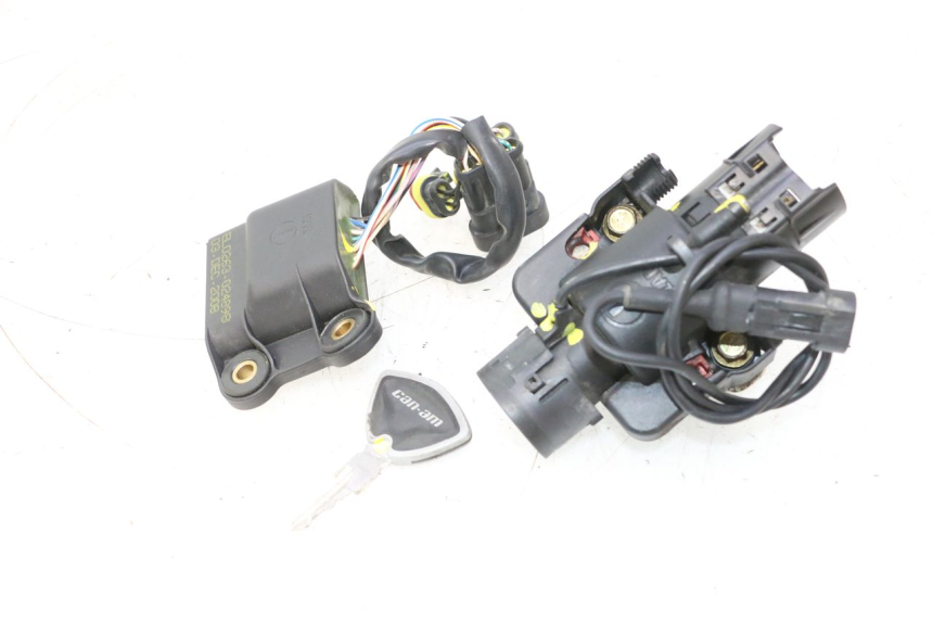photo de NEIMAN CAN-AM SPYDER RS 1000 (2008 - 2012) - Zoom op componenten