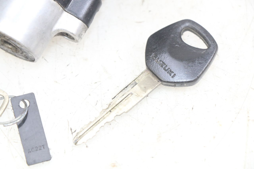 photo de CONTACTSLOT SUZUKI SV N 650 (1999 - 2002) - Staat van het oppervlak