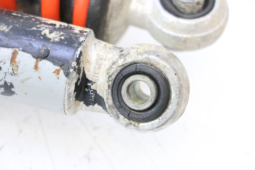 photo de PAAR ACHTERSTE SCHOKDEMPERS PEUGEOT 103 SPX CLIP 50 (1989 - 1992) - Markeringen en referenties