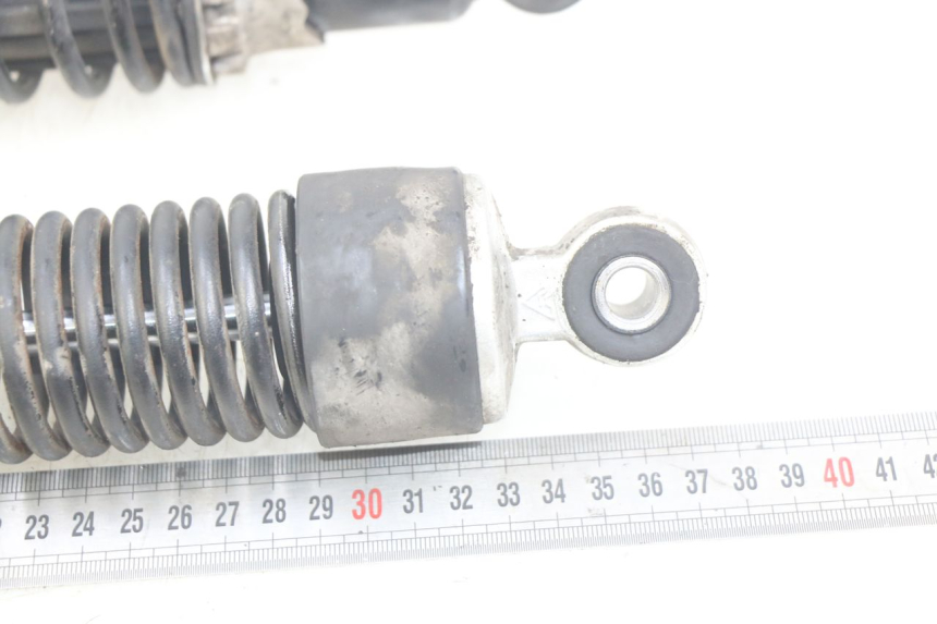 photo de SET ACHTERSCHOKDEMPERS PIAGGIO BEVERLY 125 (2010 - 2015) - Detail van het onderdeel