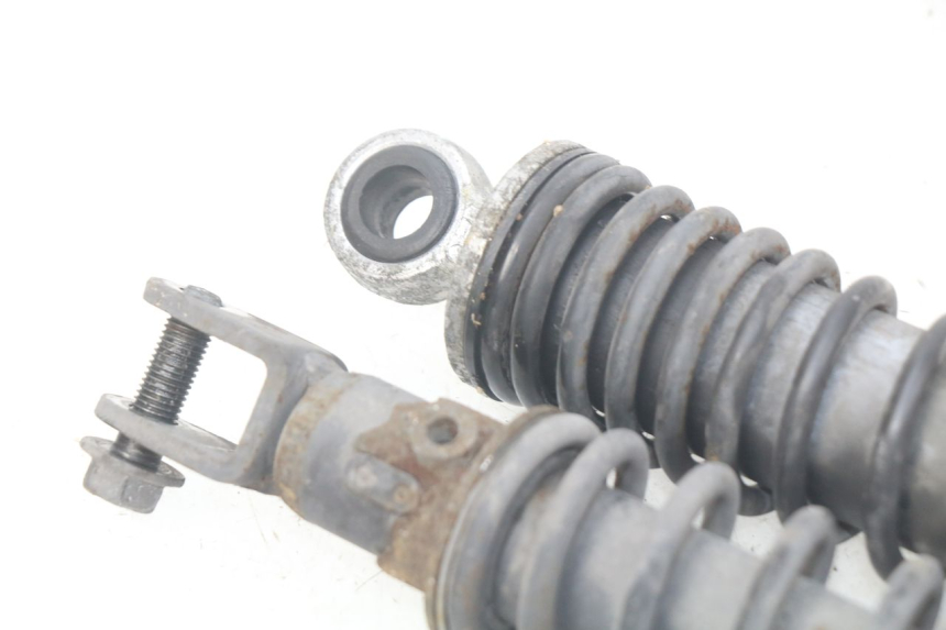 photo de SET ACHTERSCHOKDEMPERS SUZUKI BURGMAN 125 (2007 - 2014) - Bevestigingspunten