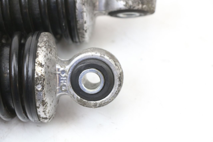 photo de SET ACHTERSCHOKDEMPERS SUZUKI BURGMAN 125 (2007 - 2014) - Bevestigingspunten