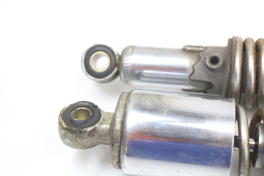 photo de SET ACHTERSCHOKDEMPERS SUZUKI GN 125 (1997 - 2000) - Andere kijkhoek