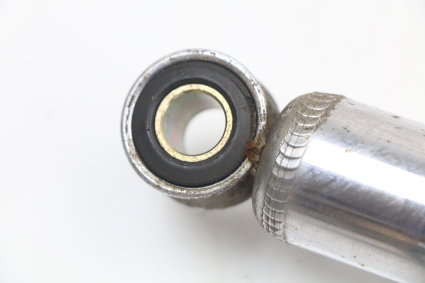 photo de SET ACHTERSCHOKDEMPERS SUZUKI GN 125 (1997 - 2000) - Technische close-up