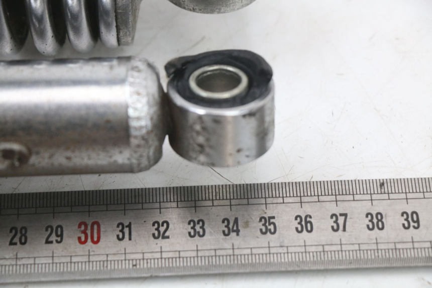 photo de SET ACHTERSCHOKDEMPERS SUZUKI GSX E 250 (1982 - 1983) - Zoom op gebruiksstaat