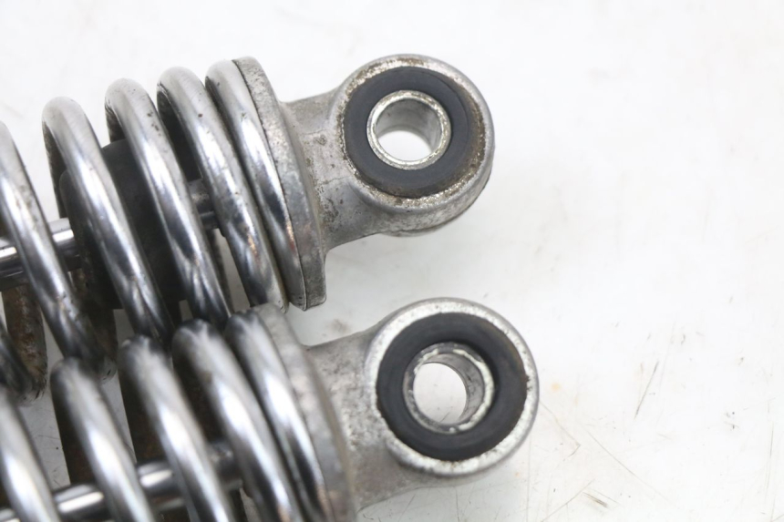 photo de SET ACHTERSCHOKDEMPERS SUZUKI GSX E 250 (1982 - 1983) - Bevestigingspunten