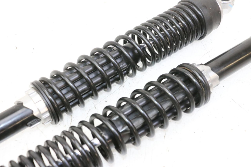 photo de SET ACHTERSCHOKDEMPERS PIAGGIO MP3 HPE 310 (2024 - 2025) - Gecontroleerd onderdeel