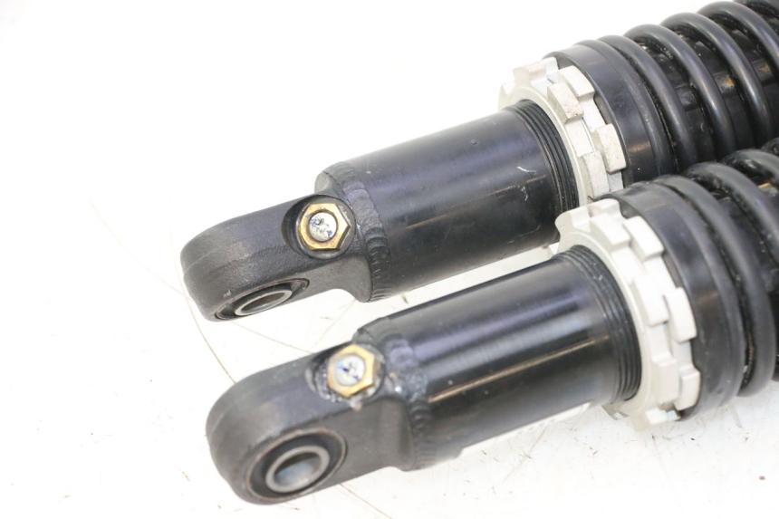 photo de PAAR ACHTERSTE SCHOKDEMPERS PIAGGIO MP3 HPE 530 (2022 - 2026) - Zoom op componenten