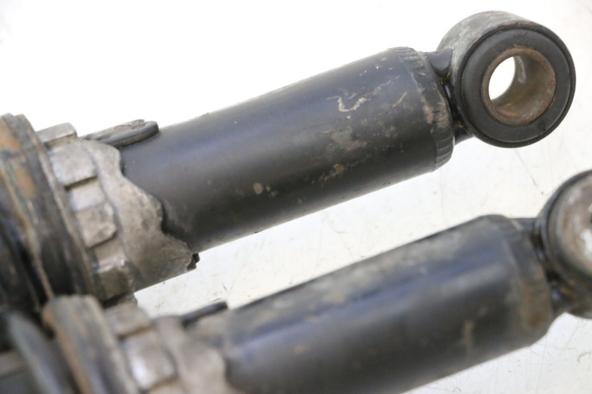photo de SET ACHTERSCHOKDEMPERS PIAGGIO MP3 125 (2006 - 2014) - Technische close-up