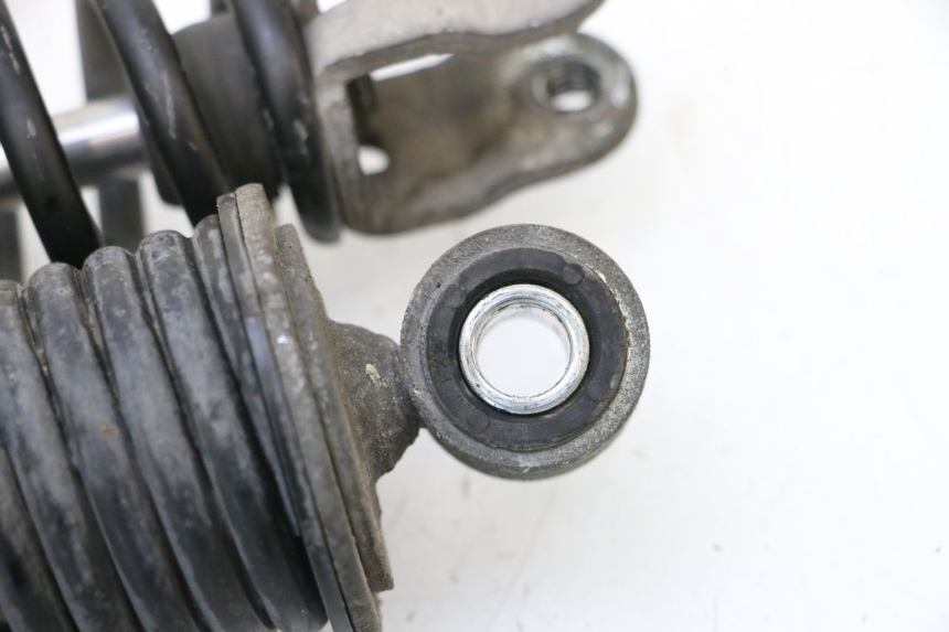 photo de SET ACHTERSCHOKDEMPERS HONDA PCX (JF57/JF64) 125 (2014 - 2018) - Bevestigingspunten