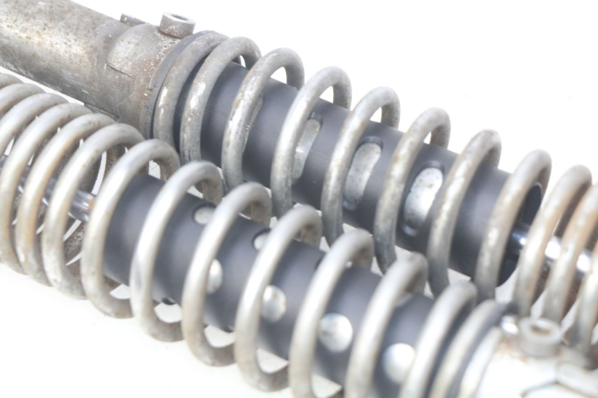 photo de SET ACHTERSTE SCHOKDEMPERS KYMCO PEOPLE 250 (2004 - 2008) - Bevestigingspunten