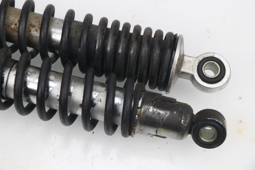 photo de SET ACHTERSCHOKDEMPERS KYMCO PULSAR 125 (2008 - 2015) - Detail van het onderdeel