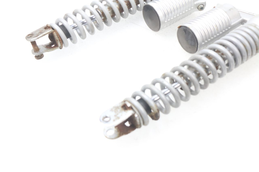 photo de SET ACHTERSCHOKDEMPERS RAZZO STEED 125 (2012 - 2018) - Detail van het onderdeel