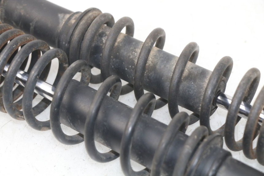 photo de SET ACHTERSCHOKDEMPERS PEUGEOT TWEET 125 (2010 - 2017) - Andere kijkhoek