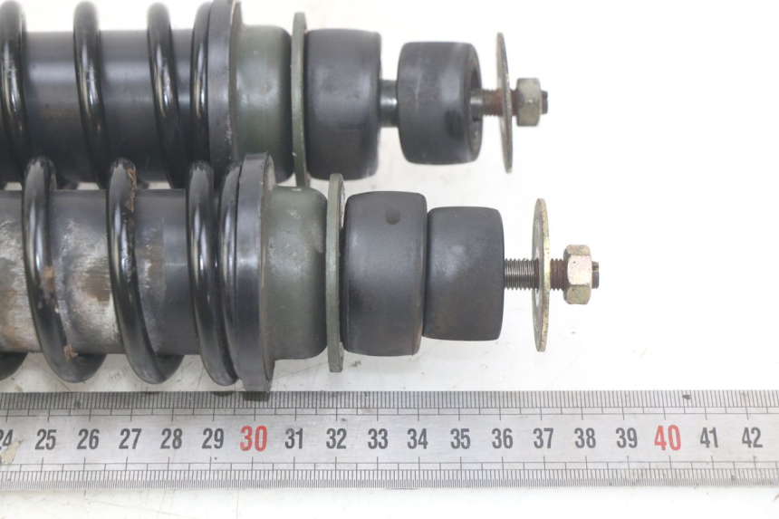 photo de SET ACHTERSCHOKDEMPERS PIAGGIO VESPA GRANTURISMO 125 (2003 - 2007) - Zoom op gebruiksstaat