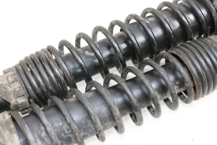 photo de SET ACHTERSCHOKDEMPERS PIAGGIO X9 125 (2000 - 2003) - Detail van het onderdeel