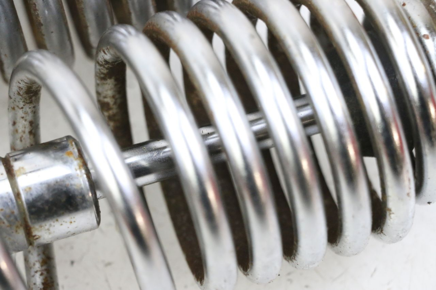 photo de SET ACHTERSTE SCHOKDEMPERS YAMAHA XV VIRAGO 535 (1988 - 2004) - Zoom op gebruiksstaat