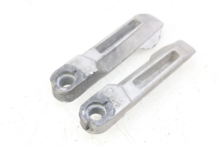 photo de SET ACHTERSTE VOETSTEUNEN KYMCO AGILITY 16+ 4T 50 (2018 - 2023) - Zoom op gebruiksstaat