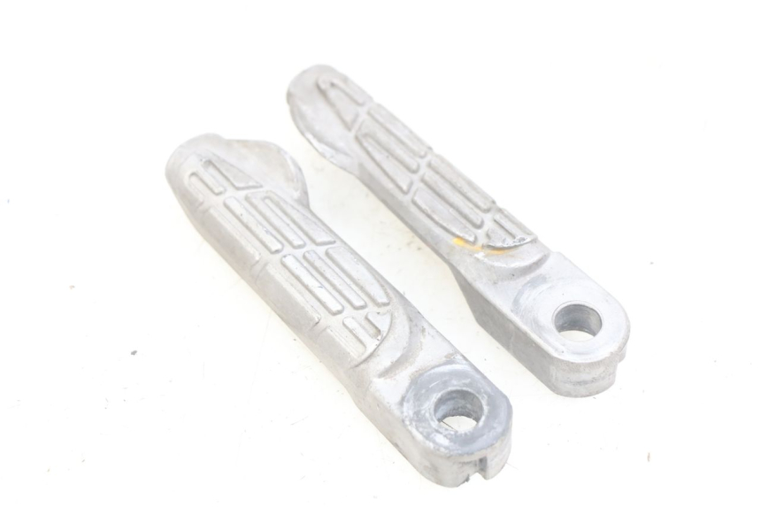 photo de SET ACHTERSTE VOETSTEUNEN KYMCO AGILITY 16+ 4T 50 (2018 - 2023) - Technische close-up