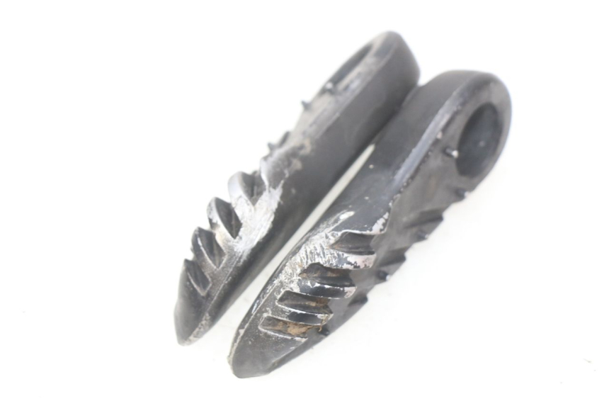 photo de SET ACHTERSTE VOETSTEUNEN MBK BOOSTER SPIRIT 50 (2004 - 2017) - Detail van het onderdeel