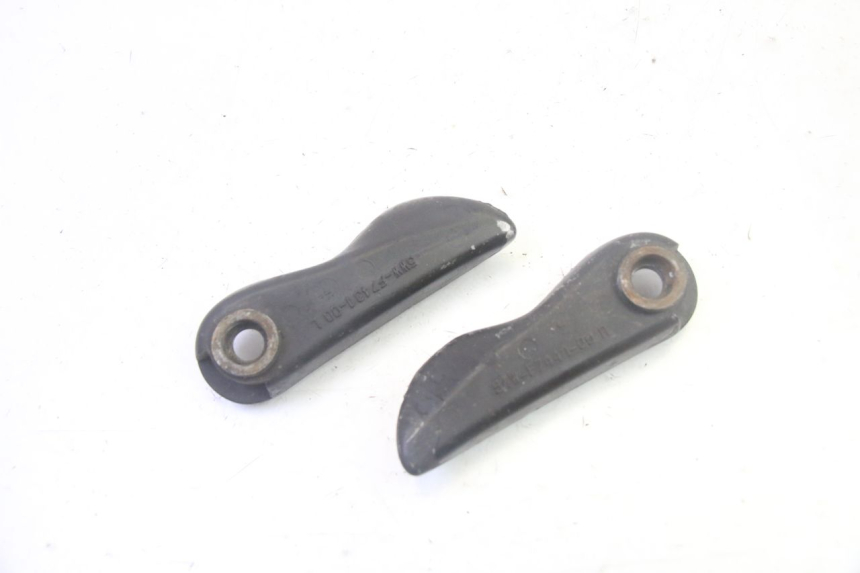 photo de SET ACHTERSTE VOETSTEUNEN MBK BOOSTER SPIRIT 50 (2004 - 2017) - Detail van het onderdeel