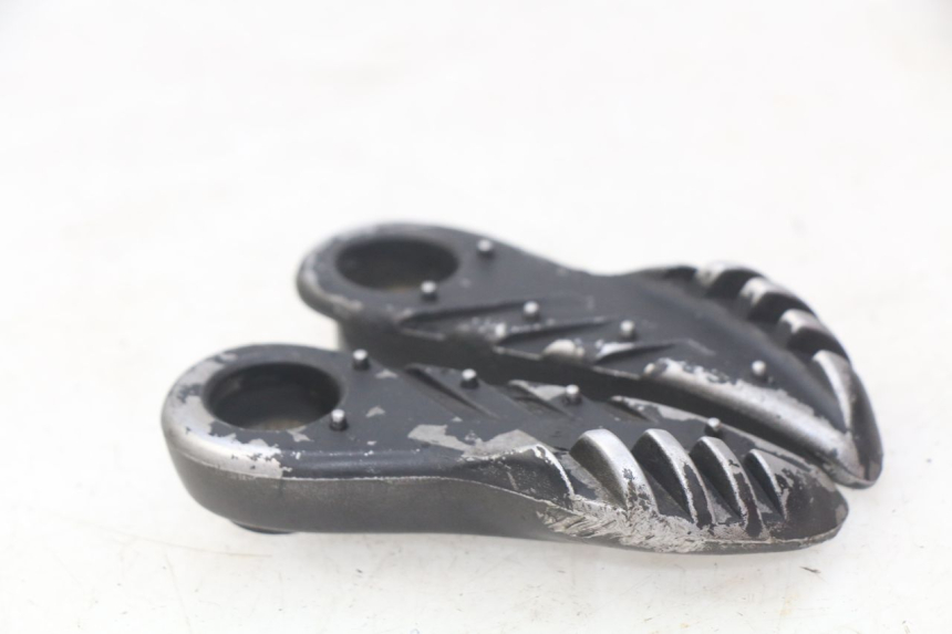 photo de SET ACHTERSTE VOETSTEUNEN MBK BOOSTER SPIRIT NAKED 50 (2004 - 2017) - Andere kijkhoek