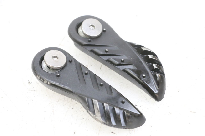 photo de SET ACHTERSTE VOETSTEUNEN YAMAHA BW'S EASY 50 (2013 - 2016) - Hoofdaanzicht