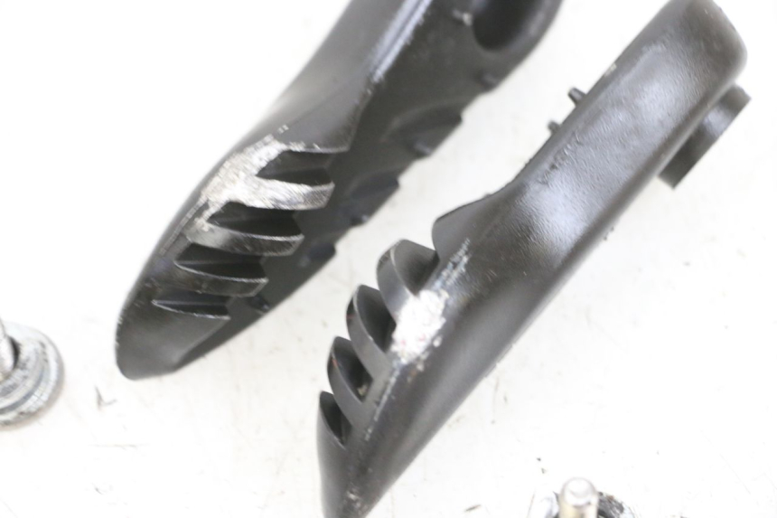 photo de SET ACHTERSTE VOETSTEUNEN YAMAHA BW'S EASY 50 (2013 - 2016) - Zoom op gebruiksstaat