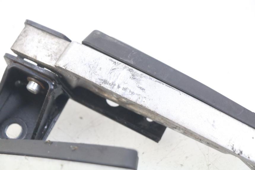 photo de SET ACHTERSTE VOETSTEUNEN PEUGEOT CITYSTAR 125 (2011 - 2017) - Zoom op gebruiksstaat