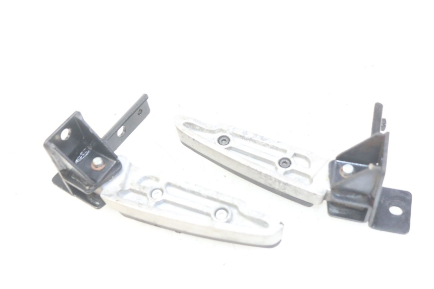 photo de SET ACHTERSTE VOETSTEUNEN PEUGEOT CITYSTAR 125 (2011 - 2017) - Andere kijkhoek